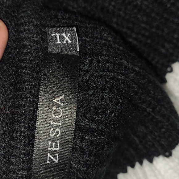 Sweater - Picture 3 of 3